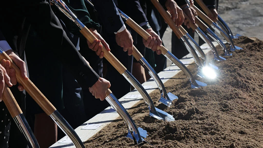 Dana-Farber and Beth Israel Begin Work on a $1.68 Billion Cancer Hospital